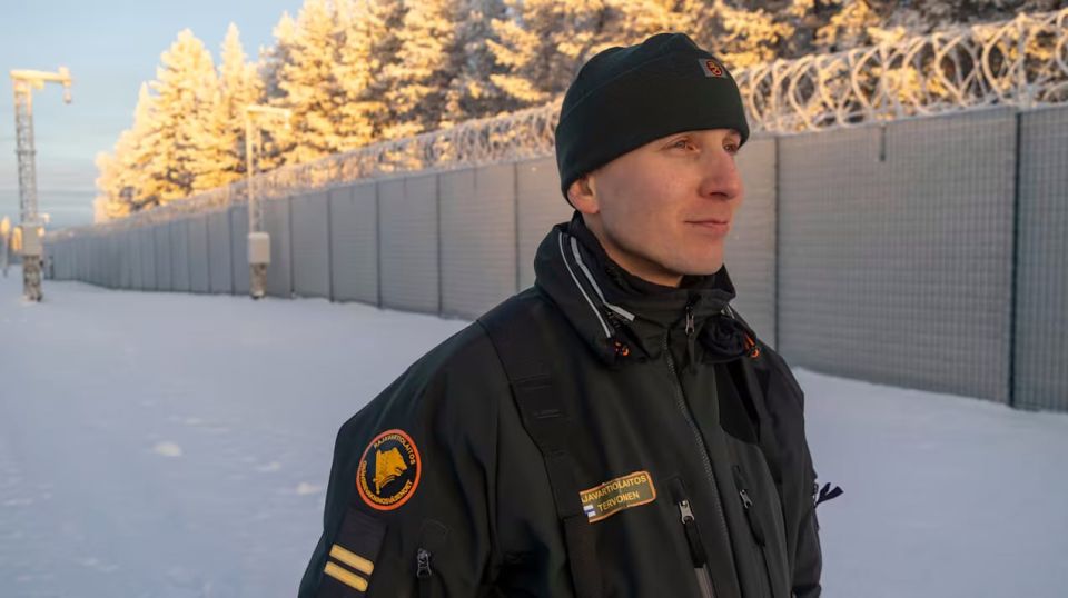 Финляндии продолжает строить огромный забор, но полностью отгородиться не хватит денег Финляндии продолжает строить огромный забор, но полностью отгородиться не хватит денег