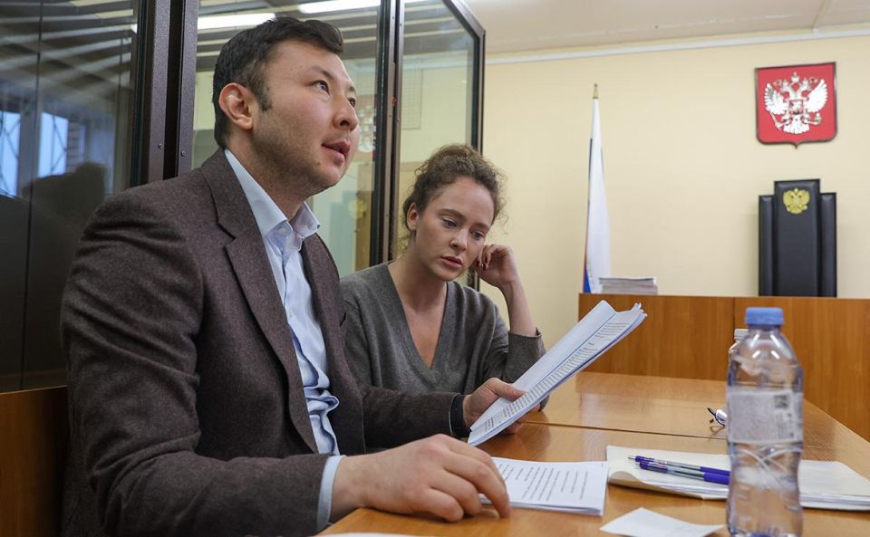 Три года условно и штраф 200 тысяч рублей — такое наказание назначил суд Аглае Тарасовой по делу о контрабанде наркотиков