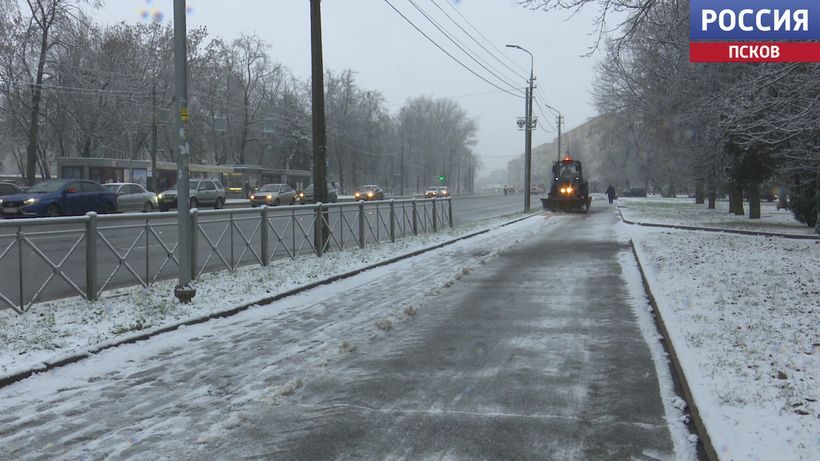 Налипание мокрого снега и гололед ожидаются в Псковской области