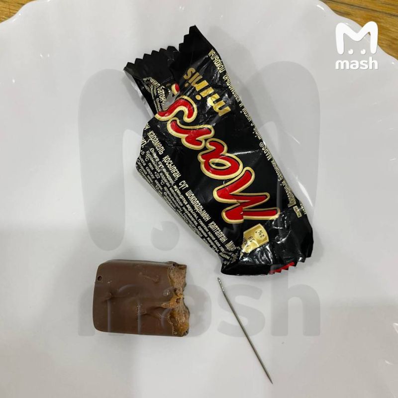 Иголку в шоколадке "Марс" размером с весь батончик чуть не проглотила десятилетняя школьница из Калуги Иголку в шоколадке "Марс" размером с весь батончик чуть не проглотила десятилетняя школьница из Калуги