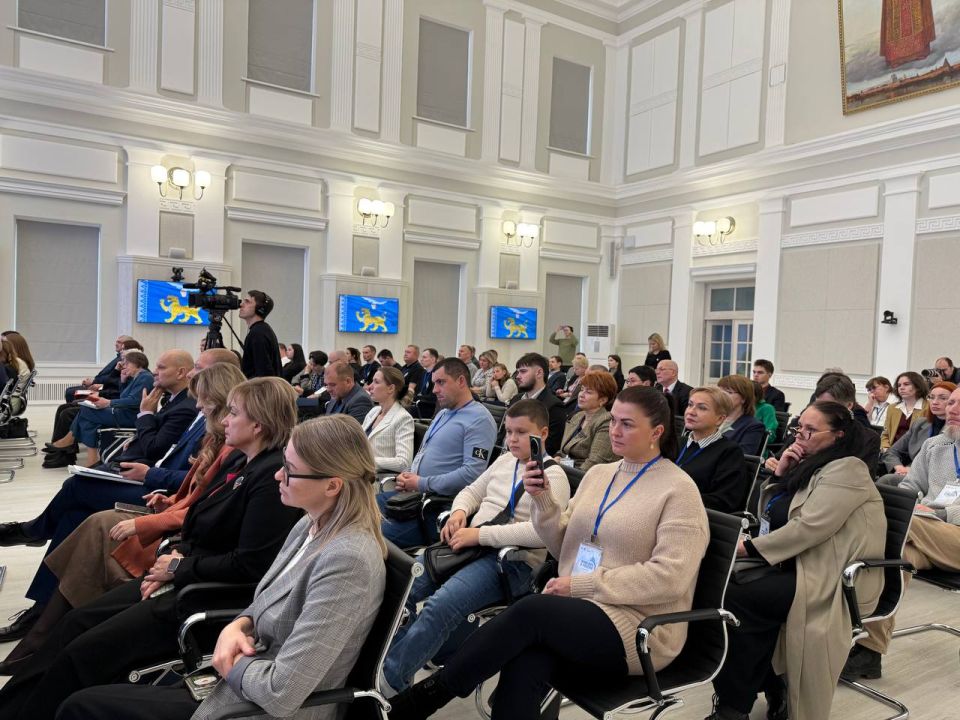 Губернатор Псковской области на Всероссийской конференции «Время жить в России» отметил, что за последнее время выросла доля многодетных семей, которые переезжают в регион из других стран Губернатор Псковской области на Всероссийской конференции «Время жить в России» отметил, что за последнее время выросла доля многодетных семей, которые переезжают в регион из других стран