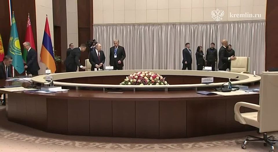 Президент Путин прибыл в Киргизстан на саммит ОДКБ — встреча открылась в узком составе