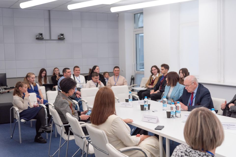 В медиацентре Псковского агентства информации сегодня важная и теплая встреча В медиацентре Псковского агентства информации сегодня важная и теплая встреча