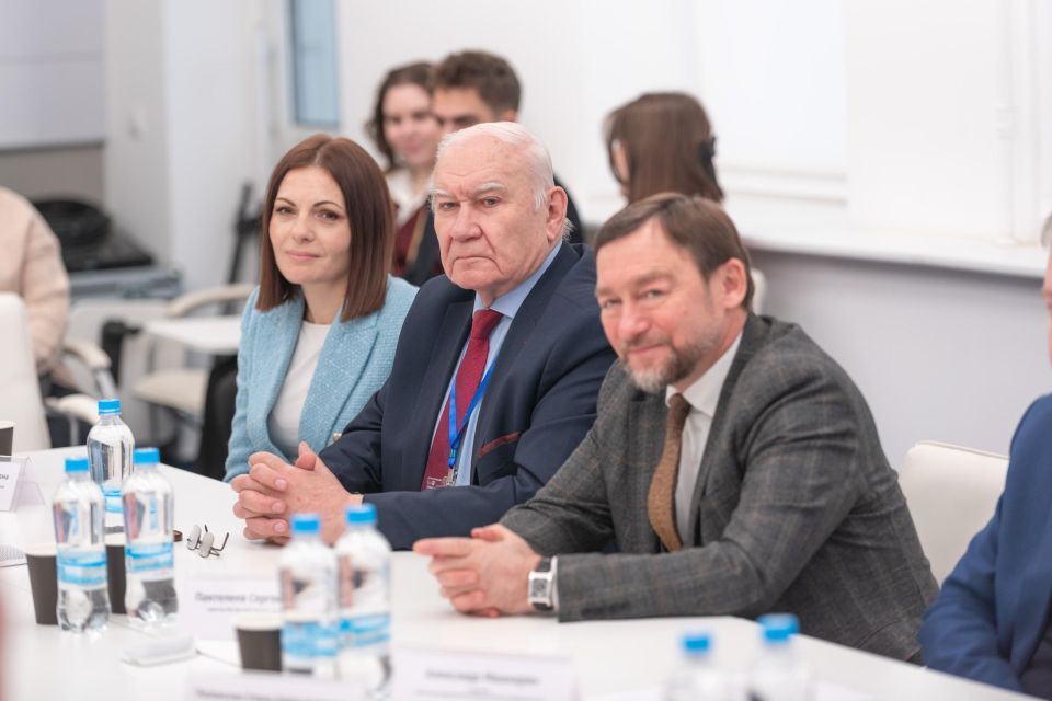 В медиацентре Псковского агентства информации сегодня важная и теплая встреча В медиацентре Псковского агентства информации сегодня важная и теплая встреча