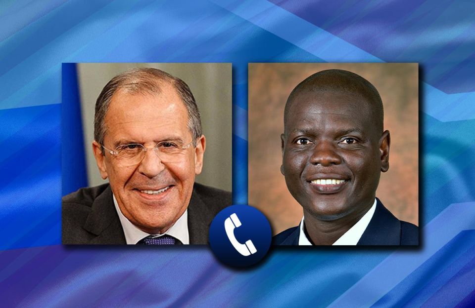 28 ноября состоялся телефонный разговор между Министром иностранных дел Российской Федерации С.В.Лавровым и Министром международных отношений и сотрудничества ЮАР Рональдом Ламолой