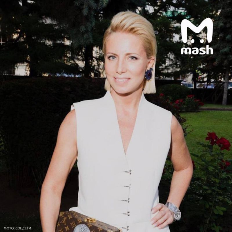 Ƹ      2,2    ~200       - Graff, Cartier  Van Cleef & Arpels         