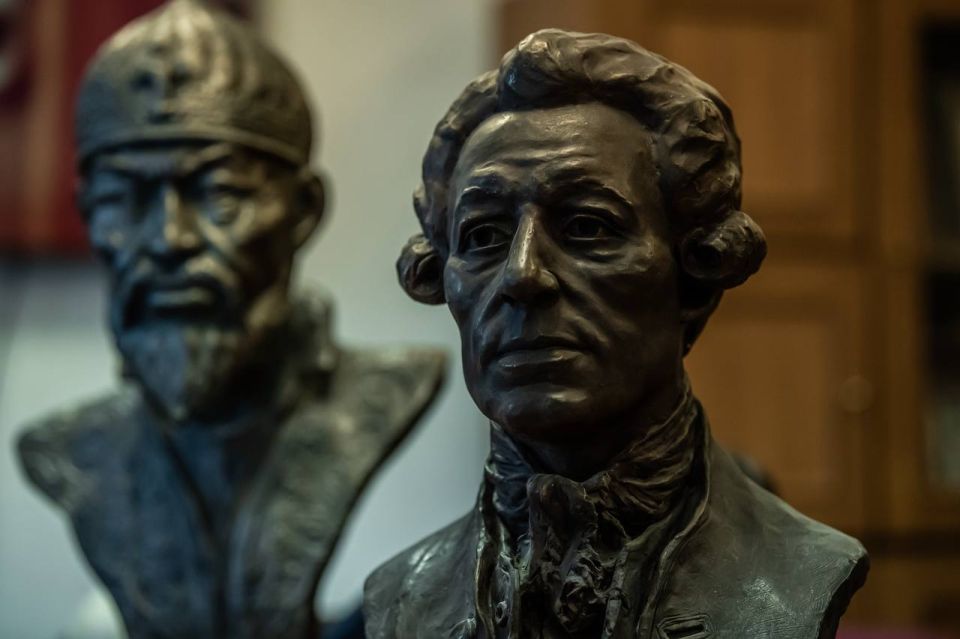 Валерий Фальков посетил всемирно известный исследовательский центр – Институт этнологии и антропологии им. Н.Н. Миклухо-Маклая РАН Валерий Фальков посетил всемирно известный исследовательский центр – Институт этнологии и антропологии им. Н.Н. Миклухо-Маклая РАН