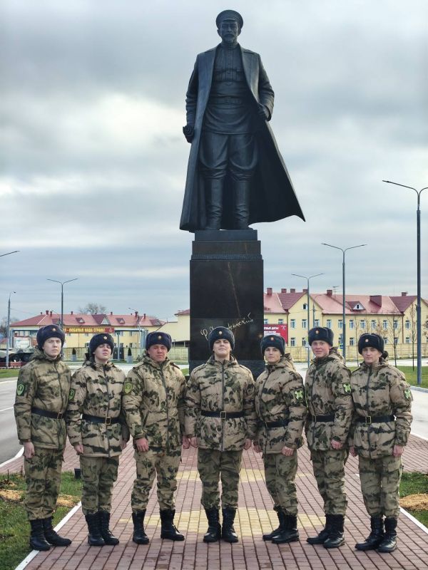 Макан прибыл в военную часть для прохождения срочной службы — в отдельную дивизию оперативного назначения имени Ф.Э. Дзержинского Макан прибыл в военную часть для прохождения срочной службы — в отдельную дивизию оперативного назначения имени Ф.Э. Дзержинского