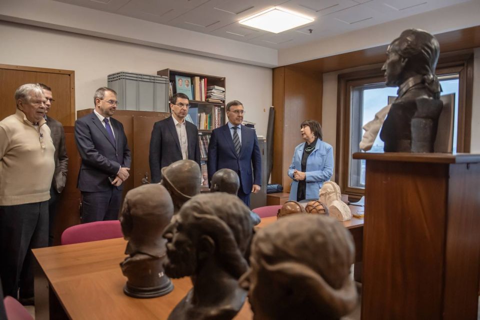 Валерий Фальков посетил всемирно известный исследовательский центр – Институт этнологии и антропологии им. Н.Н. Миклухо-Маклая РАН Валерий Фальков посетил всемирно известный исследовательский центр – Институт этнологии и антропологии им. Н.Н. Миклухо-Маклая РАН