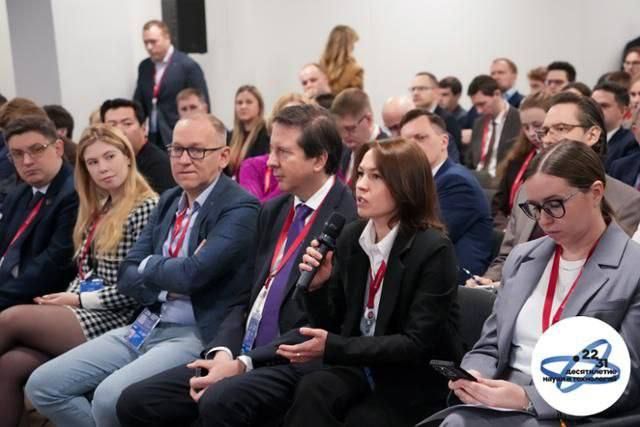 Замглавы Минобрнауки России Денис Секиринский ознакомился с результатами работы молодежных лабораторий Замглавы Минобрнауки России Денис Секиринский ознакомился с результатами работы молодежных лабораторий