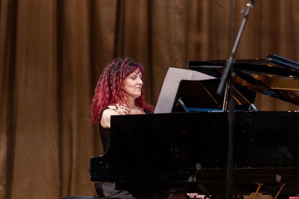 Концерт к 65-летию музыкального училища Концерт к 65-летию музыкального училища