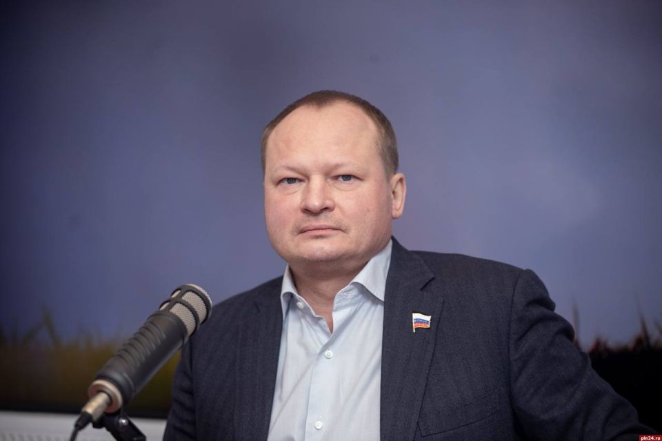 Легко ли быть отцом пятерых детей, ответил Антон Мороз