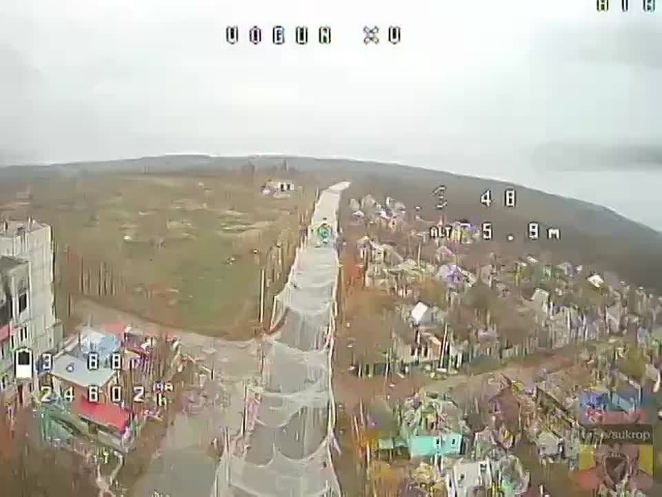 Уничтожение антидронового коридора на подконтрольной противнику территории путём сброса зажигательной смеси с FPV-дрона