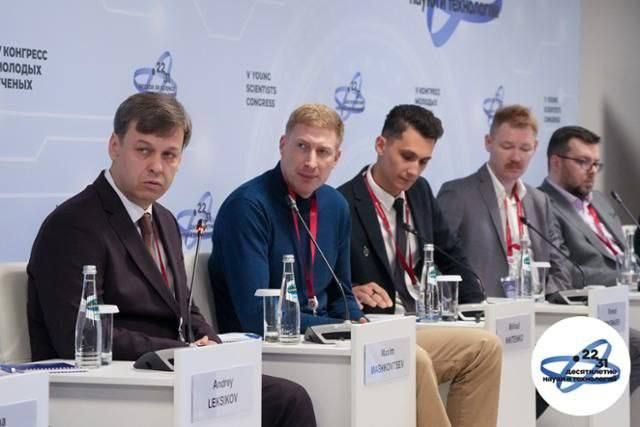 Замглавы Минобрнауки России Денис Секиринский ознакомился с результатами работы молодежных лабораторий Замглавы Минобрнауки России Денис Секиринский ознакомился с результатами работы молодежных лабораторий