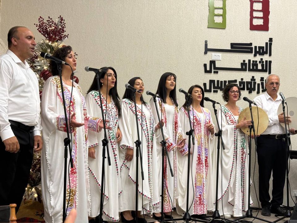 28       ..              .       ...