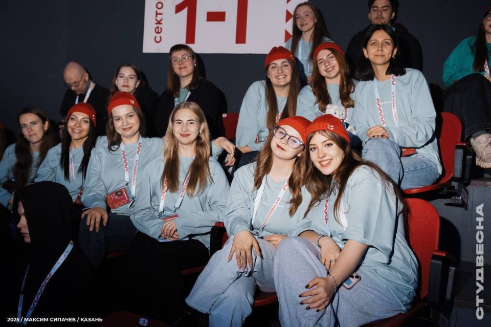 Михаил Ведерников: Два призовых места заняли представители псковской делегации на XXXIII Всероссийском фестивале «Российская студенческая весна» Михаил Ведерников: Два призовых места заняли представители псковской делегации на XXXIII Всероссийском фестивале «Российская студенческая весна»