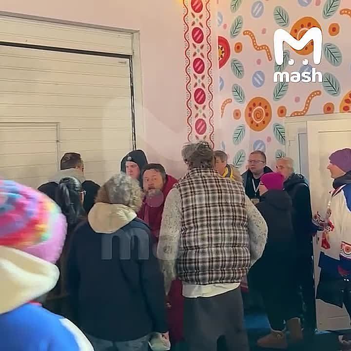 Концертный директор Филиппа Киркорова едва не сорвал торжественное открытие гум-катка в центре Москвы — он устроил драку с блогером Суадом Муратовичем