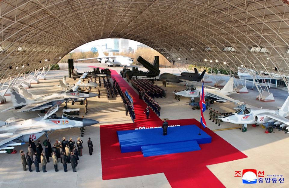 Ким Чен Ын объявил о новых стратегических средствах ядерного сдерживания Ким Чен Ын объявил о новых стратегических средствах ядерного сдерживания