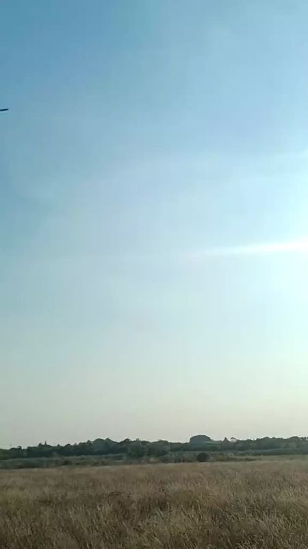 Cтая крылатых ракет летит в по целям в сторону Украины