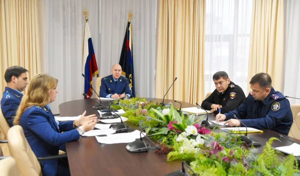 В прокуратуре области под председательством заместителя прокурора области Алексея Попова состоялось заседание постоянно действующей межведомственной рабочей группы по вопросам противодействия организованной преступности, в...