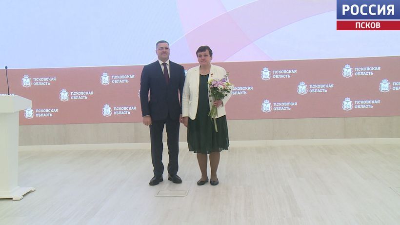 Накануне Дня Матери многодетные семьи региона поздравил губернатор Михаил Ведерников