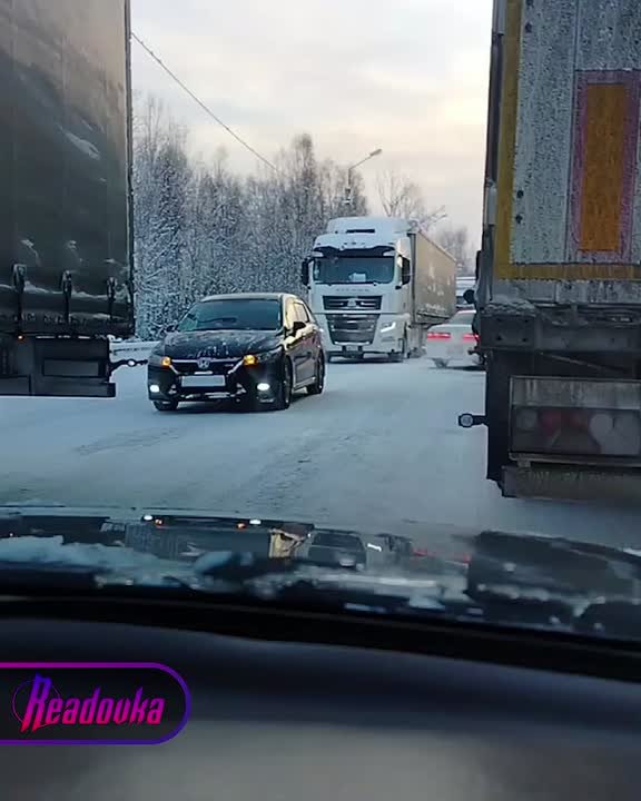 Гигантская пробка на трассе «Байкал» в Бурятии растянулась на 85 км — у автомобилистов кончаются продукты и топливо