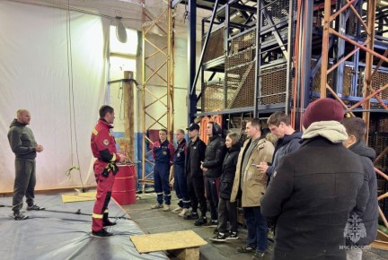 Специалист МЧС России выявил лучших в промышленном альпинизме