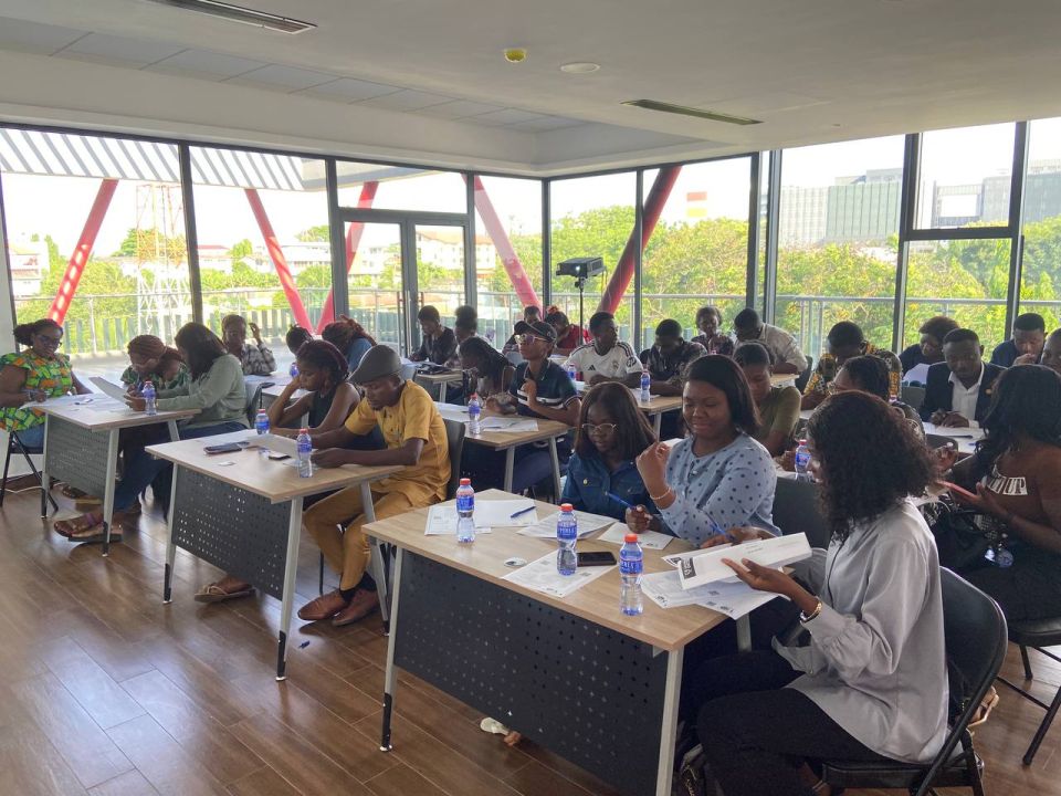 30 ноября Посольством России в Гане совместно с представительством Центра народной дипломатии впервые была организована и проведена международная акция «Географический диктант» 30 ноября Посольством России в Гане совместно с представительством Центра народной дипломатии впервые была организована и проведена международная акция «Географический диктант»