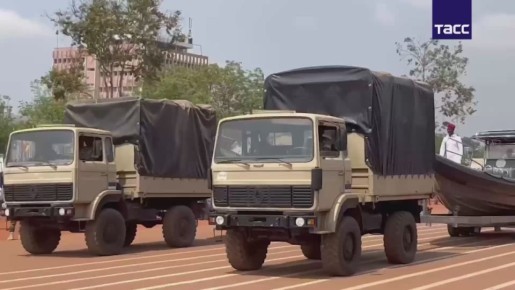 В столице ЦАР прошел военный парад в честь Дня республики