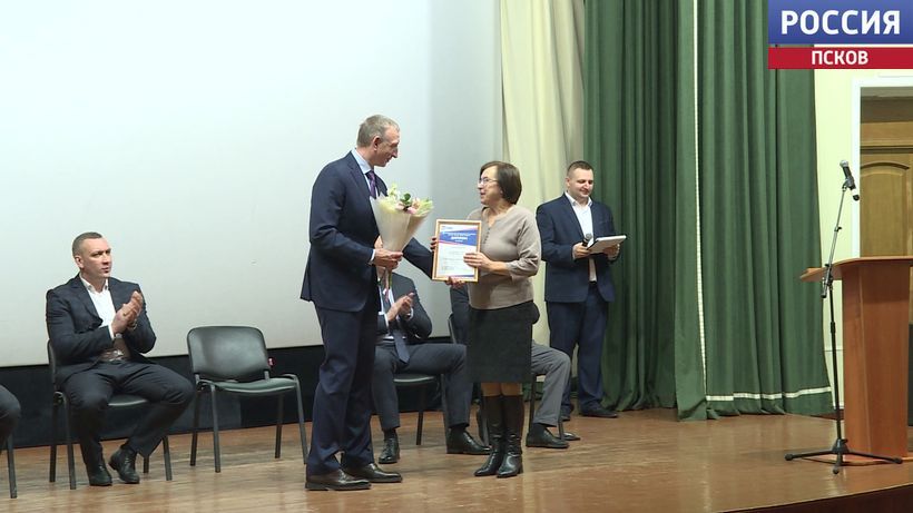 Депутат Государственной Думы Александр Козловский поздравил призеров федерального конкурса музеев образовательных организаций "Знать, чтобы помнить" Депутат Государственной Думы Александр Козловский поздравил призеров федерального конкурса музеев образовательных организаций "Знать, чтобы помнить"