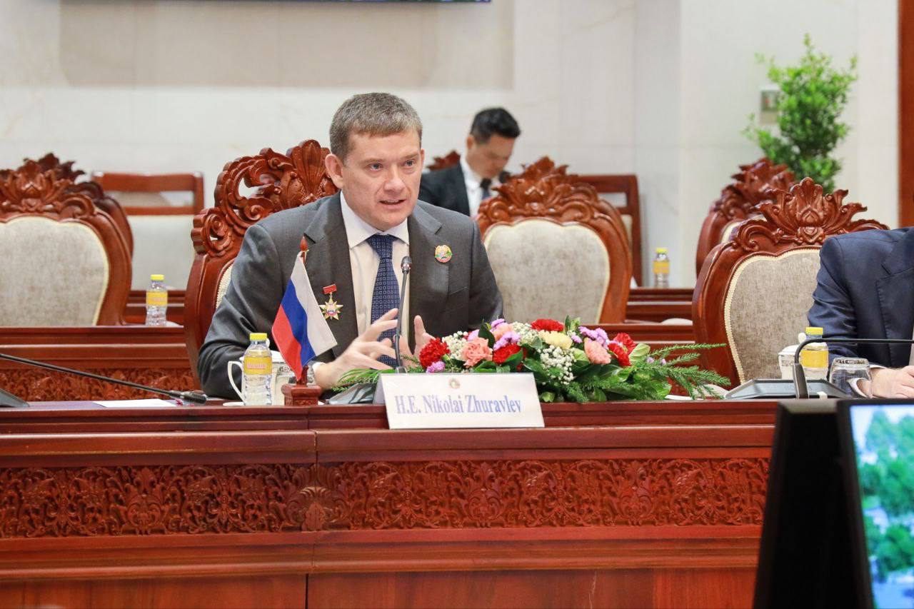 Как руководитель группы по сотрудничеству Совета Федерации с Национальным собранием Лаоса провёл встречу с моим коллегой — заместителем Председателя Национального собрания, руководителем лаосской группы дружбы Сувоном... Как руководитель группы по сотрудничеству Совета Федерации с Национальным собранием Лаоса провёл встречу с моим коллегой — заместителем Председателя Национального собрания, руководителем лаосской группы дружбы Сувоном...