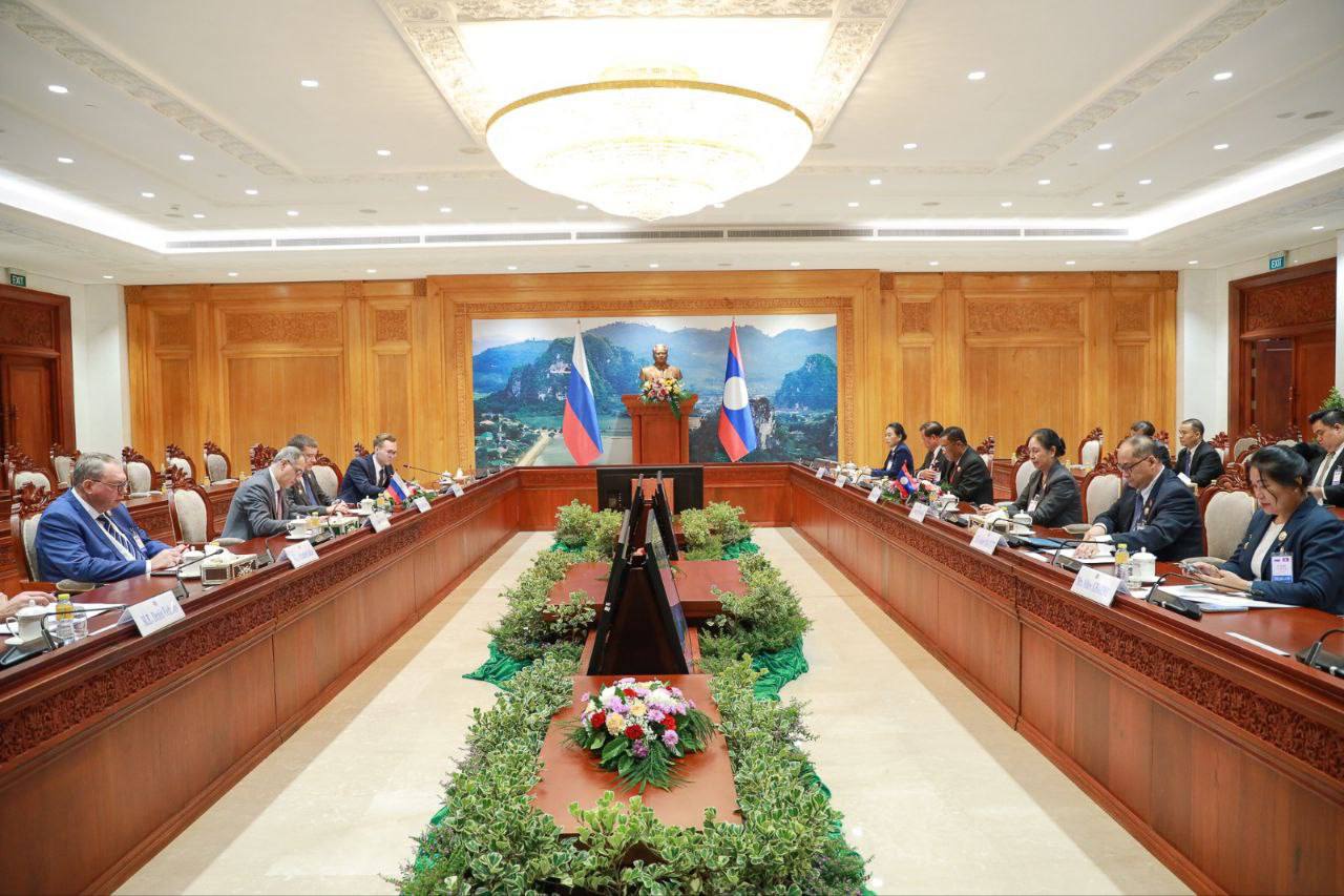 Как руководитель группы по сотрудничеству Совета Федерации с Национальным собранием Лаоса провёл встречу с моим коллегой — заместителем Председателя Национального собрания, руководителем лаосской группы дружбы Сувоном... Как руководитель группы по сотрудничеству Совета Федерации с Национальным собранием Лаоса провёл встречу с моим коллегой — заместителем Председателя Национального собрания, руководителем лаосской группы дружбы Сувоном...