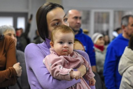 Екатерина Мизулина: По приглашению губернатора Курской области Александра Хинштейна сегодня мы с Ярославом посетили пункт временного размещения жителей приграничья. Ярослав провел благотворительный концерт: получился теплый...