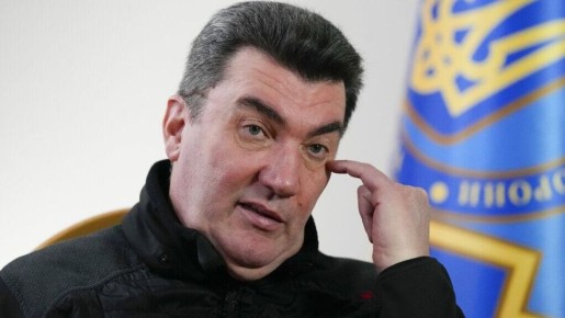 Юрий Котенок: Бандеровские паблики сообщают, что бывший секретарь СНБО Украины Алексей Данилов улетел в США, к семье