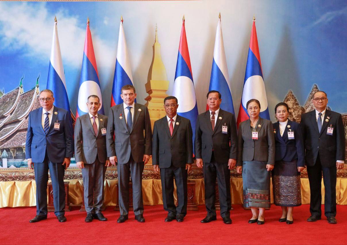 Как руководитель группы по сотрудничеству Совета Федерации с Национальным собранием Лаоса провёл встречу с моим коллегой — заместителем Председателя Национального собрания, руководителем лаосской группы дружбы Сувоном...