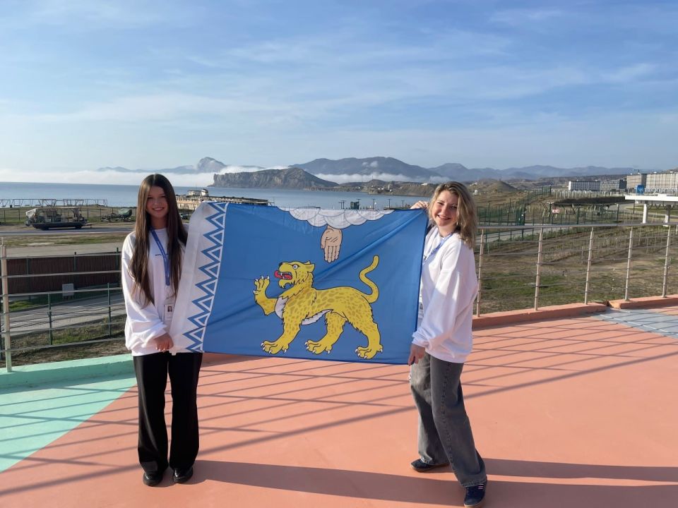 Псковички представили регион в Академии творческих индустрий «Меганом» в Крыму Псковички представили регион в Академии творческих индустрий «Меганом» в Крыму