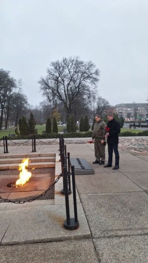 В День Неизвестного солдата поисковики ПО ВППОО " След Пантеры" из Пскова и районов Псковской области почтили память павших воинов, оставшихся неизвестными