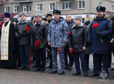 В Пскове состоялось торжественное мероприятие у Могилы Неизвестного Солдата