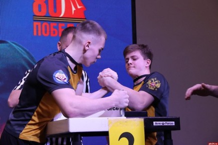 Поборолись на славу!. 29 ноября в Пскове состоялись Первенство и Чемпионат Псковской области по армрестлингу