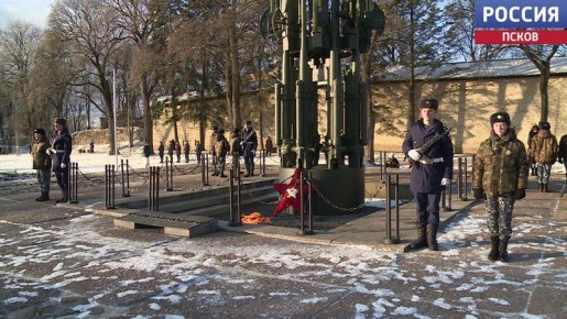 Сегодня в России вспоминают тех, кто отдал свои жизни за Родину, но чьи имена так и остались неизвестными