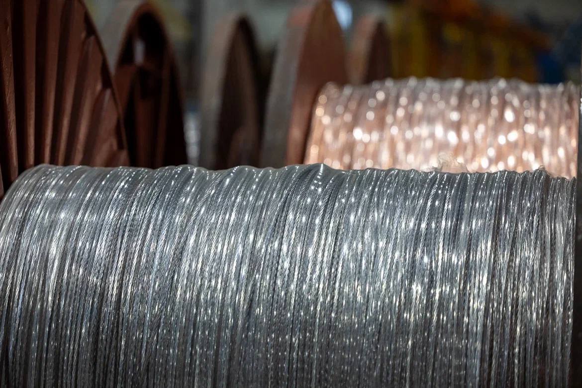 Михаил Ведерников: ХОРОШИЕ НОВОСТИ!!!. Ведущий производитель кабельной продукции Северо-Запада ООО «СКТ-Групп» выкупил бренд «Севкабель» и принял решение о переносе юридического лица в наш регион Михаил Ведерников: ХОРОШИЕ НОВОСТИ!!!. Ведущий производитель кабельной продукции Северо-Запада ООО «СКТ-Групп» выкупил бренд «Севкабель» и принял решение о переносе юридического лица в наш регион