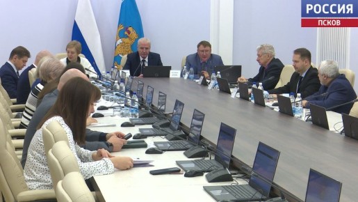 Первое заседание согласительной комиссии по региональному бюджету на 2026 год прошло сегодня в Псковском областном парламенте