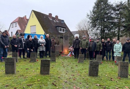 В завершение юбилейного года Победы на советских мемориалах на территории консульского округа состоялись памятные мероприятия и акции «свеча памяти» по случаю Дня неизвестного солдата