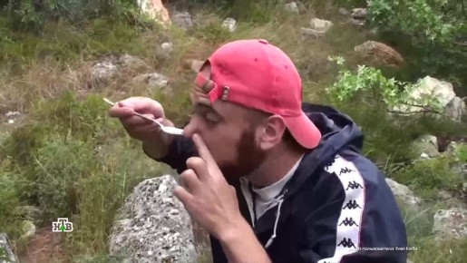 Чесноку приписывают множество целительных свойств: и в нос закапывают, и в уши вставляют, и с молоком пьют от несварения