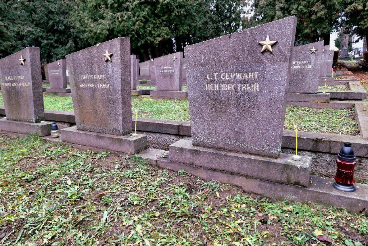 «Не забудем никогда». Ко Дню Неизвестного солдата 3 декабря в России отмечается День Неизвестного солдата в память о российских и советских воинах, погибших в боевых действиях на территории страны и за ее пределами «Не забудем никогда». Ко Дню Неизвестного солдата 3 декабря в России отмечается День Неизвестного солдата в память о российских и советских воинах, погибших в боевых действиях на территории страны и за ее пределами