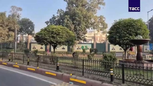 Портреты Путина и флаги России разместили в центре Нью-Дели