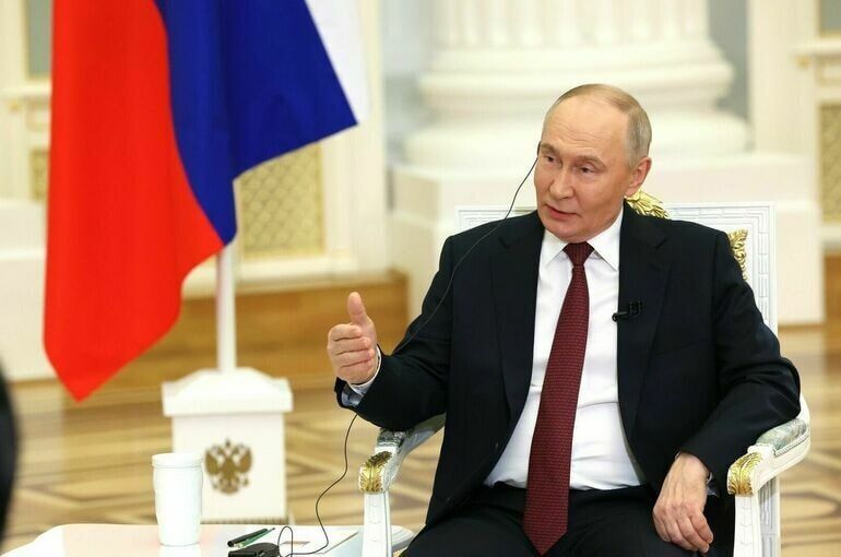 Учиться работать, а не блокировать: Владимир Путин назвал мессенджеры — инструментом