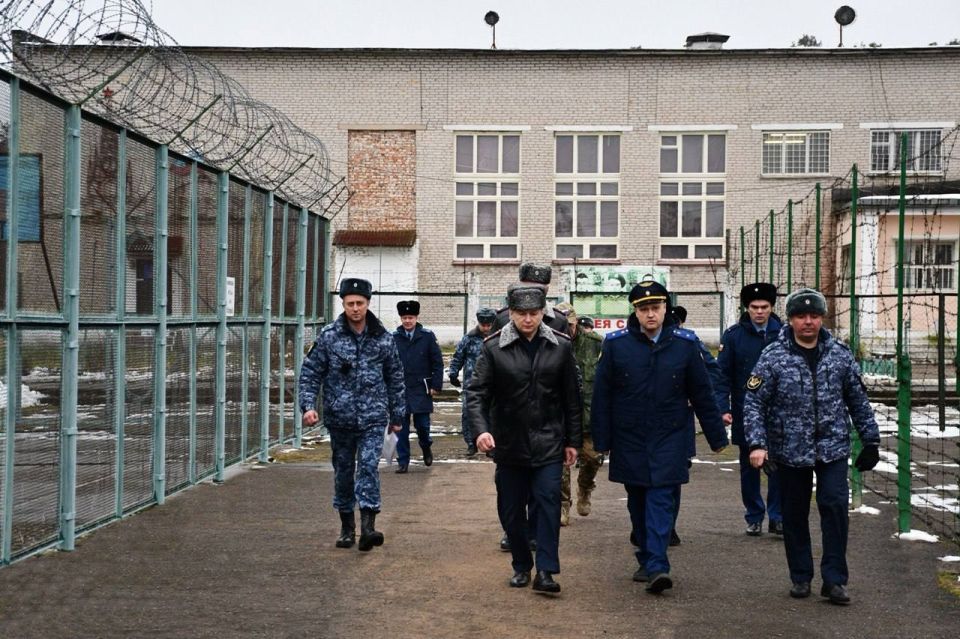 Прокурор Псковской области Андрей Мошков проверил соблюдение уголовно-исполнительного законодательства в ФКУ ИК-6 УФСИН России по Псковской области