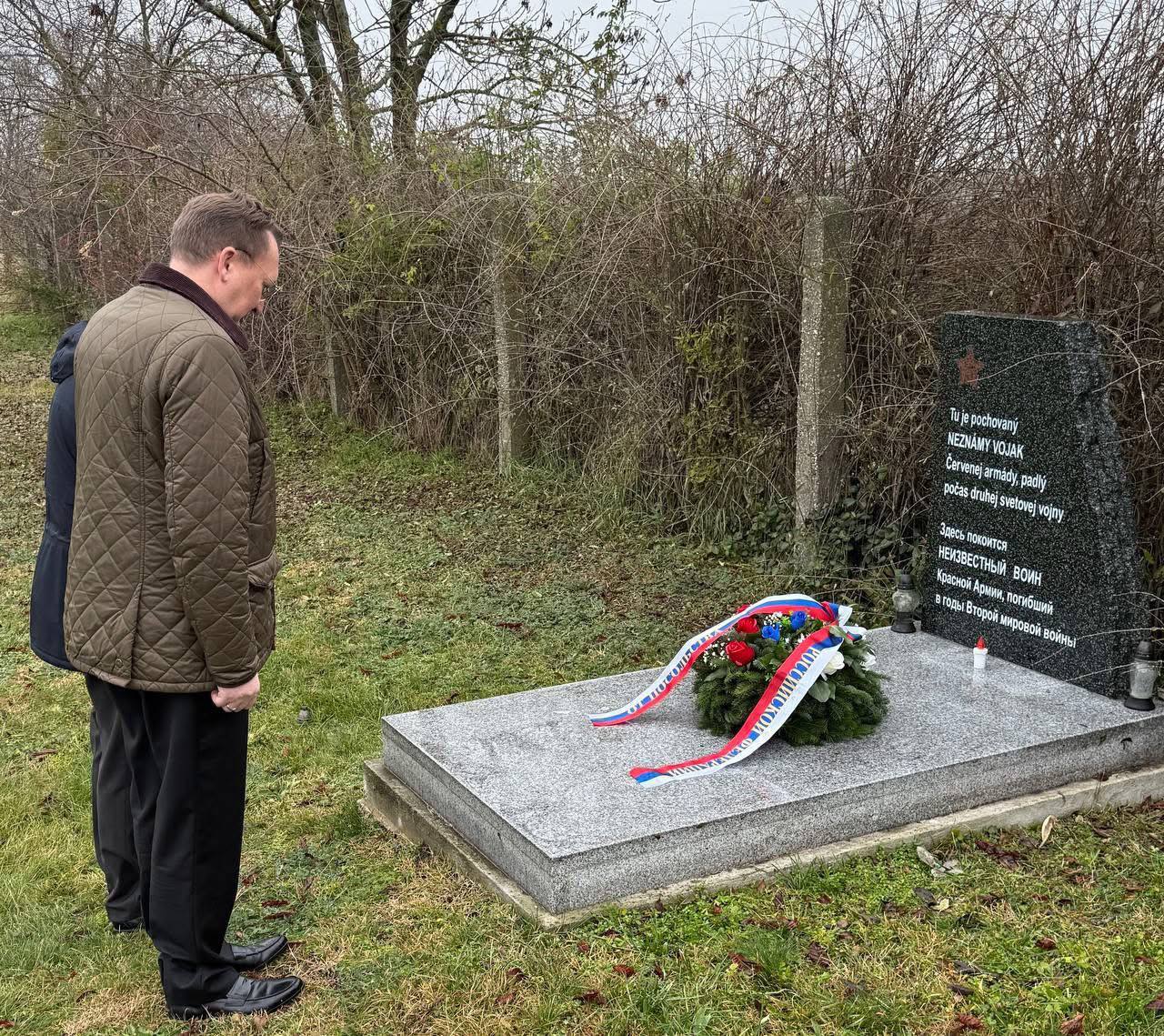 «Не забудем никогда». Ко Дню Неизвестного солдата 3 декабря в России отмечается День Неизвестного солдата в память о российских и советских воинах, погибших в боевых действиях на территории страны и за ее пределами «Не забудем никогда». Ко Дню Неизвестного солдата 3 декабря в России отмечается День Неизвестного солдата в память о российских и советских воинах, погибших в боевых действиях на территории страны и за ее пределами