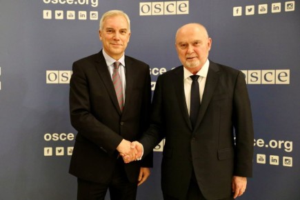 3 декабря в Вене «на полях» 32-го заседания Совета Министров иностранных дел (СМИД) ОБСЕ состоялась встреча заместителя Министра иностранных дел Российской Федерации А.В.Грушко с Генеральным секретарём #ОБСЕ Ф.Синирлиоглу...